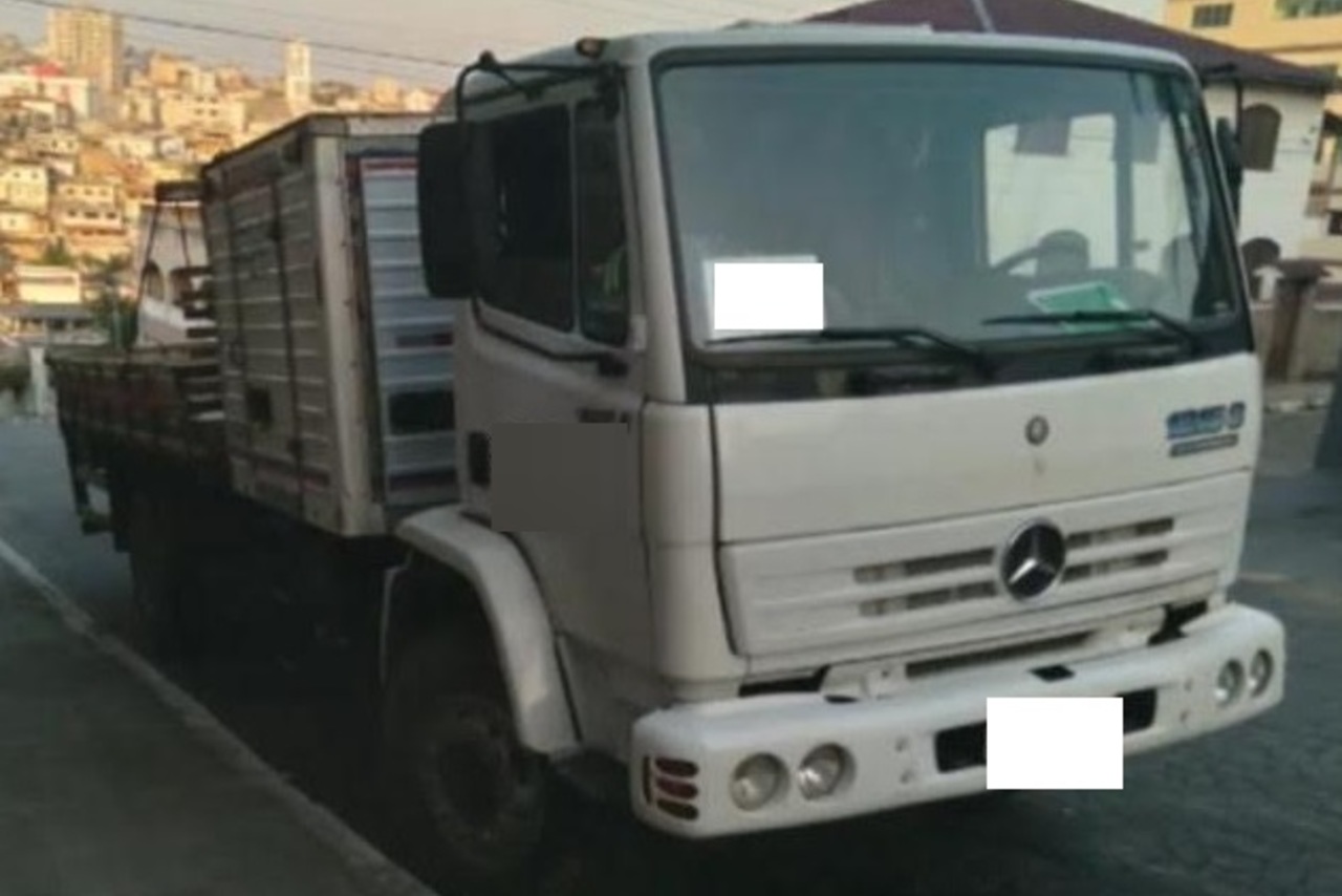 Mercedes Benz MB 1215 - 02/02 2
