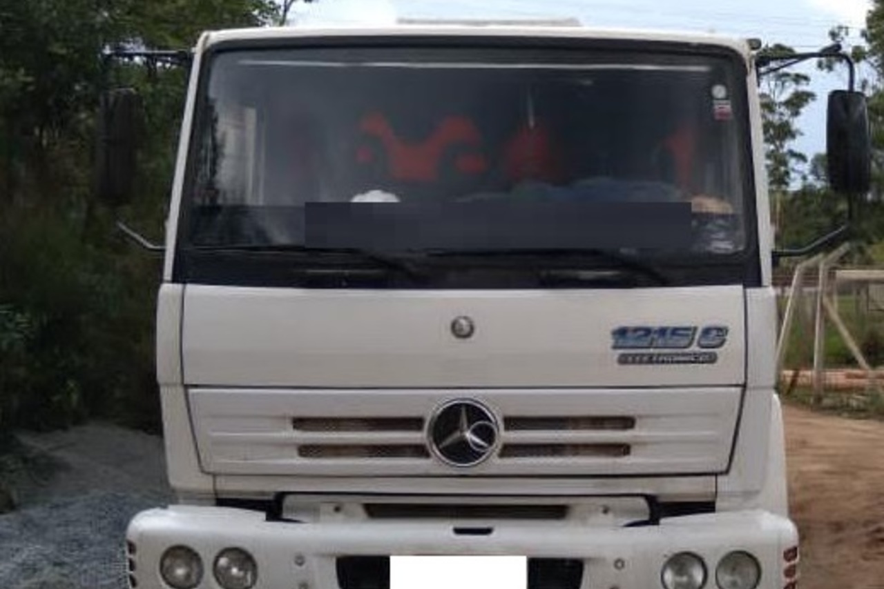 Mercedes Benz MB 1215 - 02/02 3
