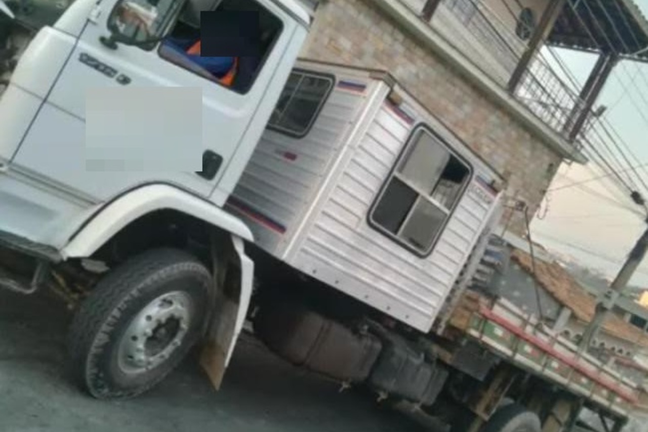 Mercedes Benz MB 1215 - 02/02 4