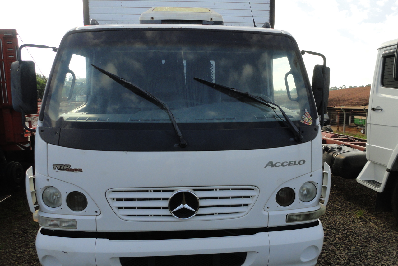 Mercedes Benz Accelo 915 - 06/06 2