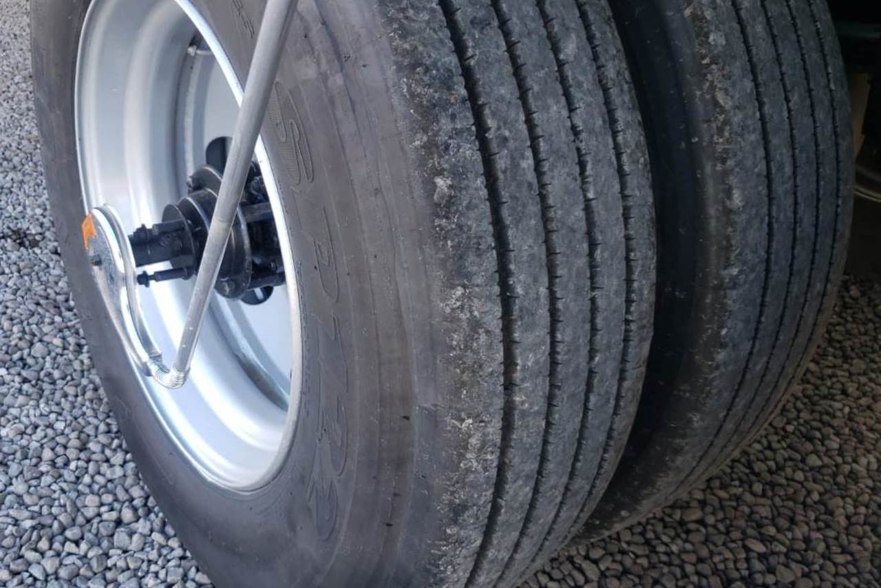 Ford Cargo1317 - 04/04 4