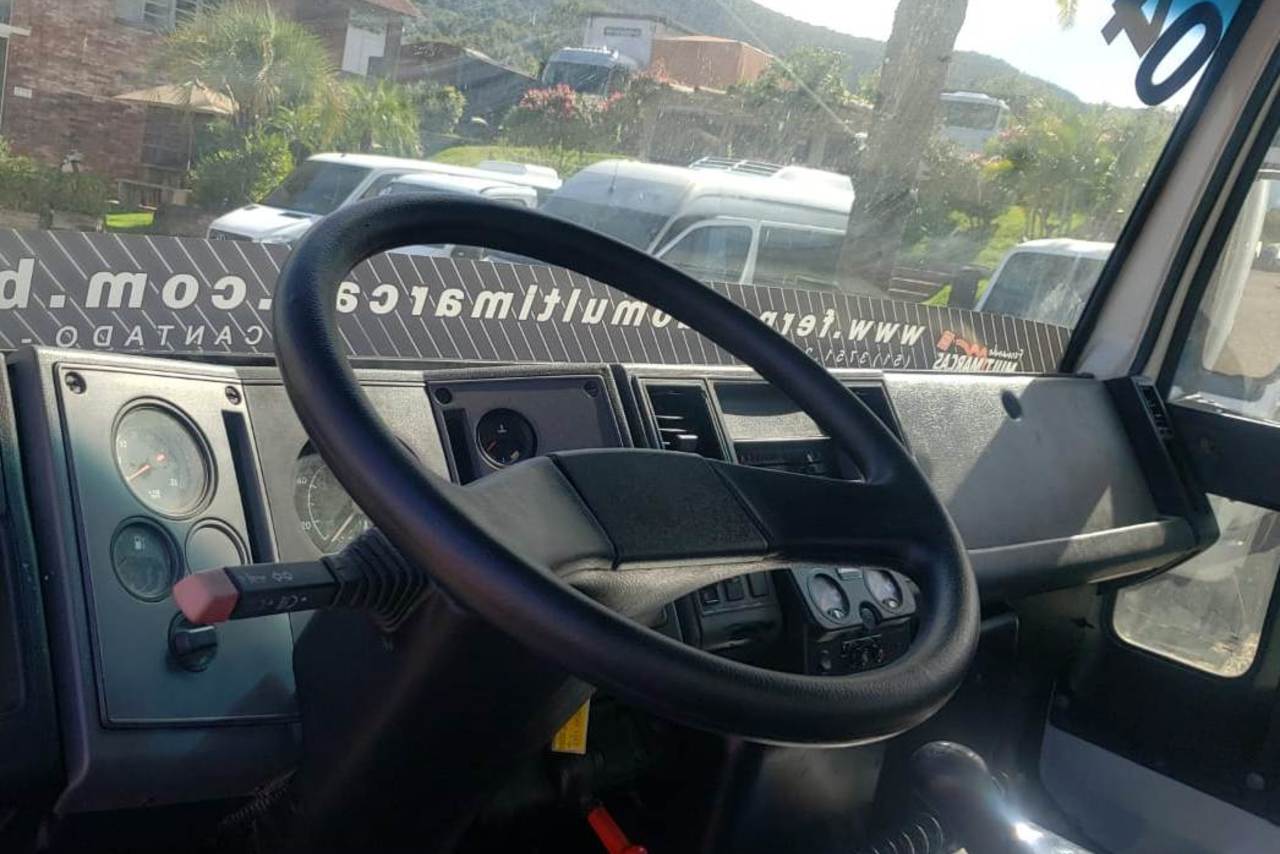 Ford Cargo1317 - 04/04 12