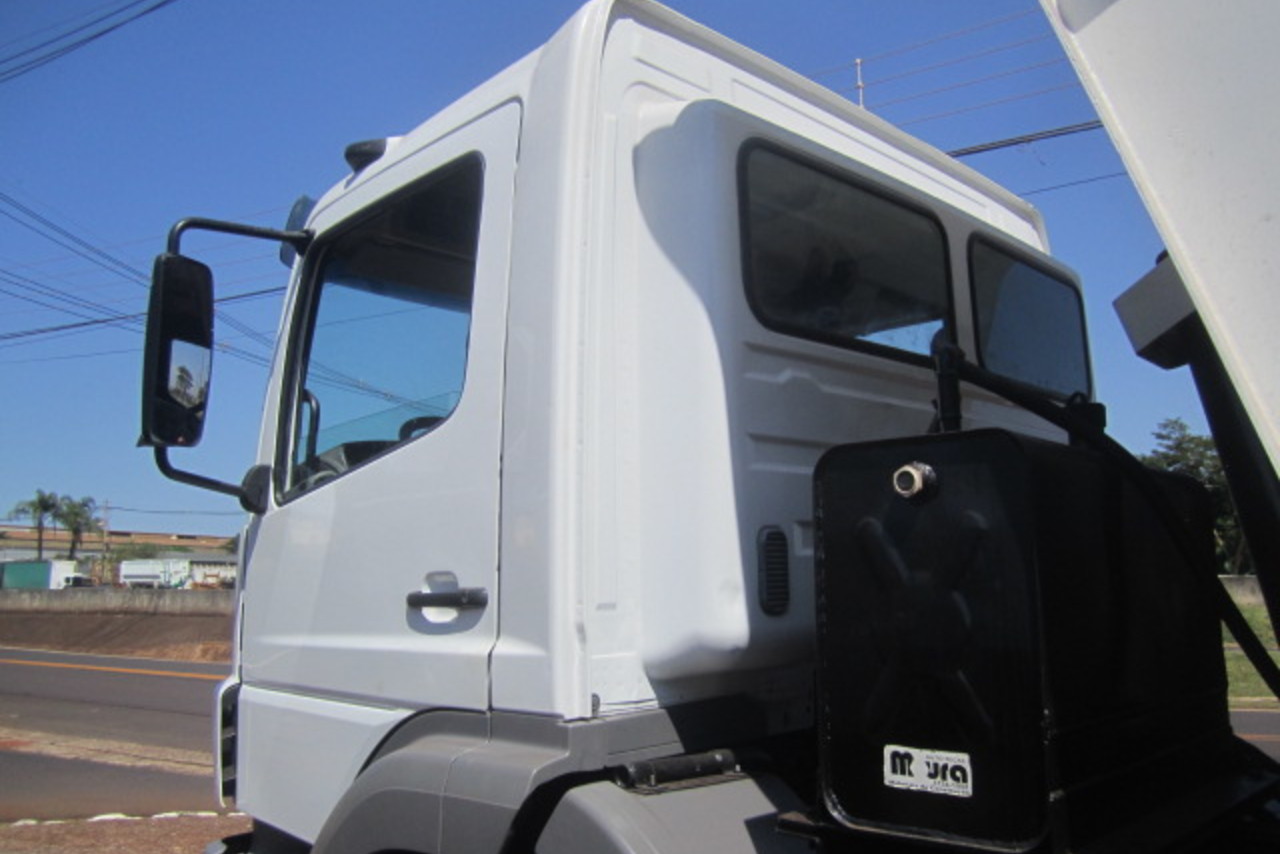 Mercedes Benz Axor 2831 - 09/09 11