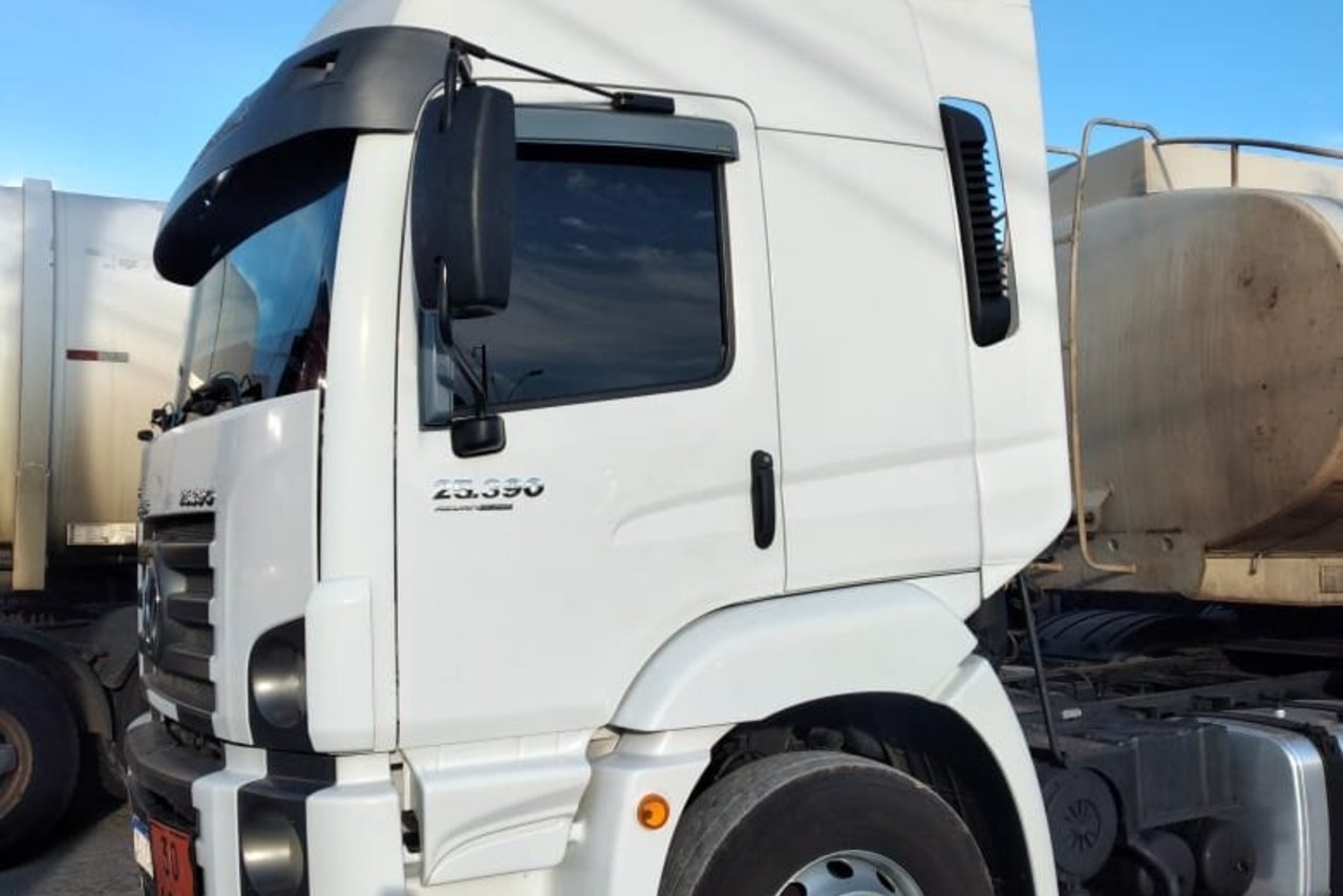 Volkswagen 25 390 - 12/12 8