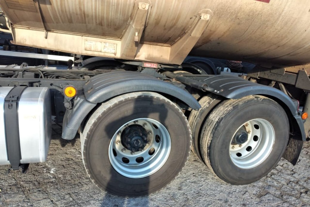 Volkswagen 25 390 - 12/12 11