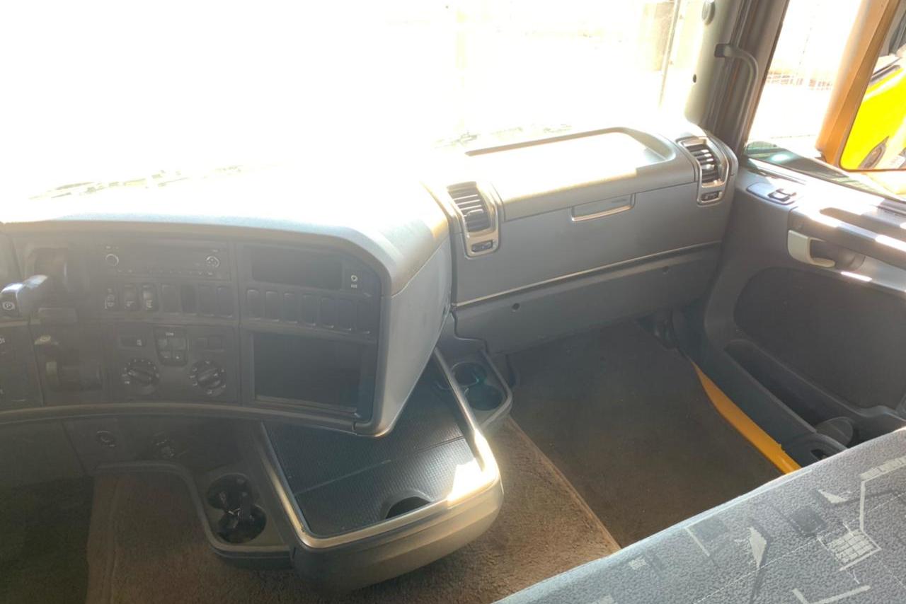 Scania 440 - 12/12 2
