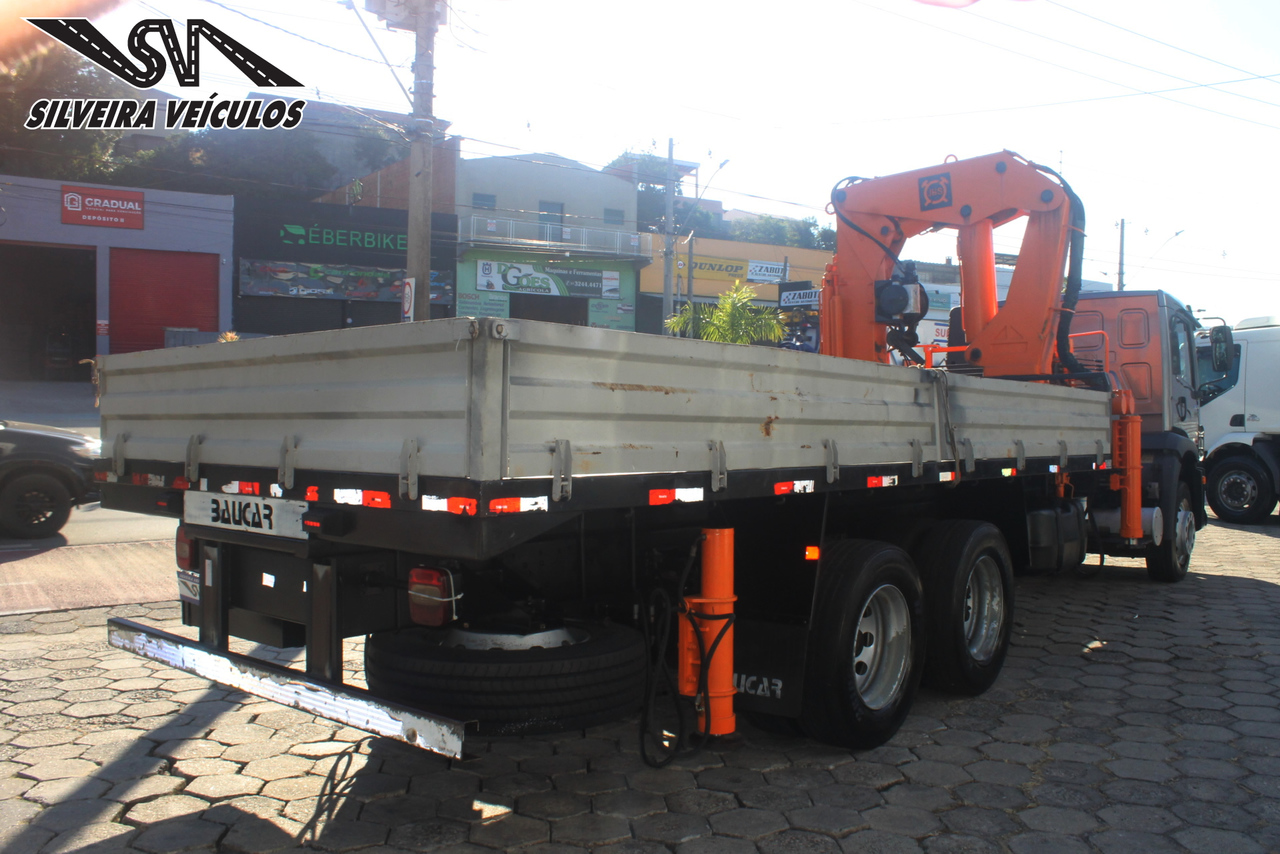 Volkswagen 24-280 E Constellation 6x2 - 12/13 5