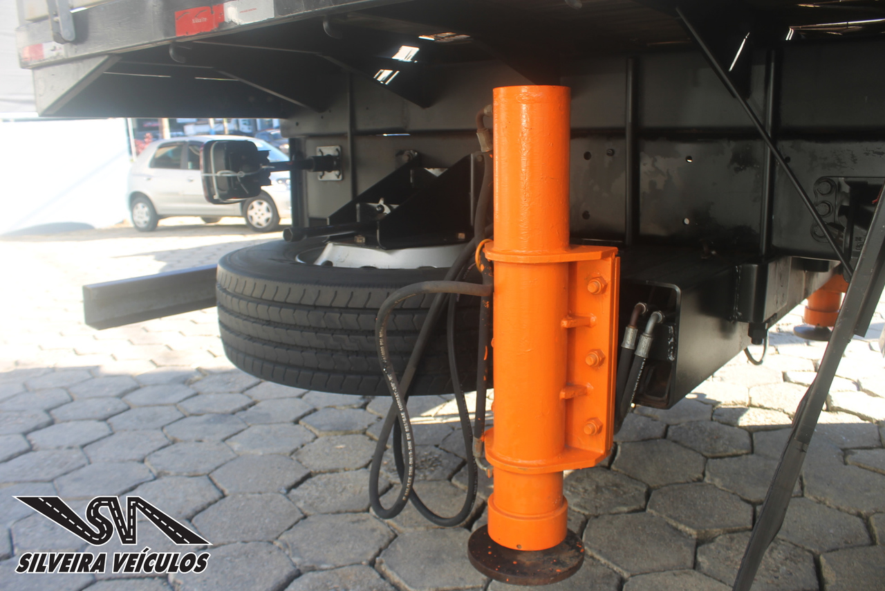 Volkswagen 24-280 E Constellation 6x2 - 12/13 19