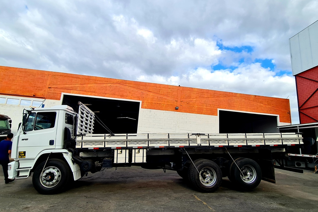 Mercedes Benz MB 1718 - 01/01 6