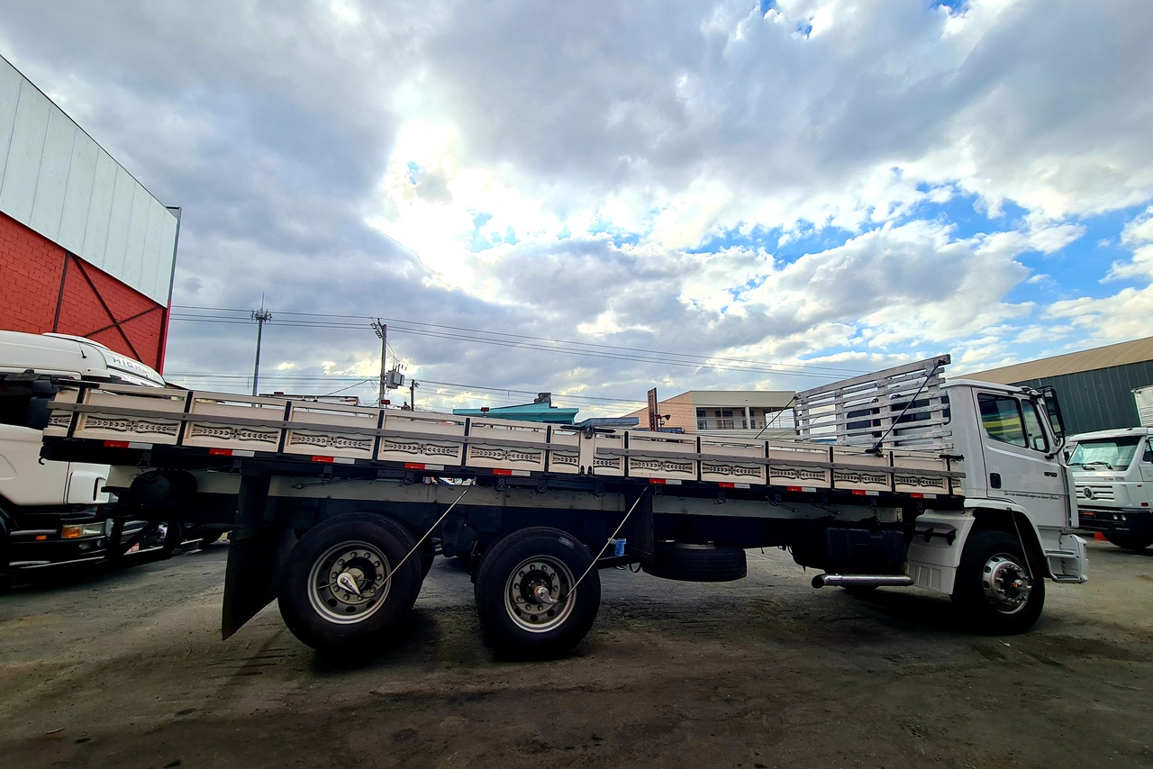 Mercedes Benz MB 1718 - 01/01 8