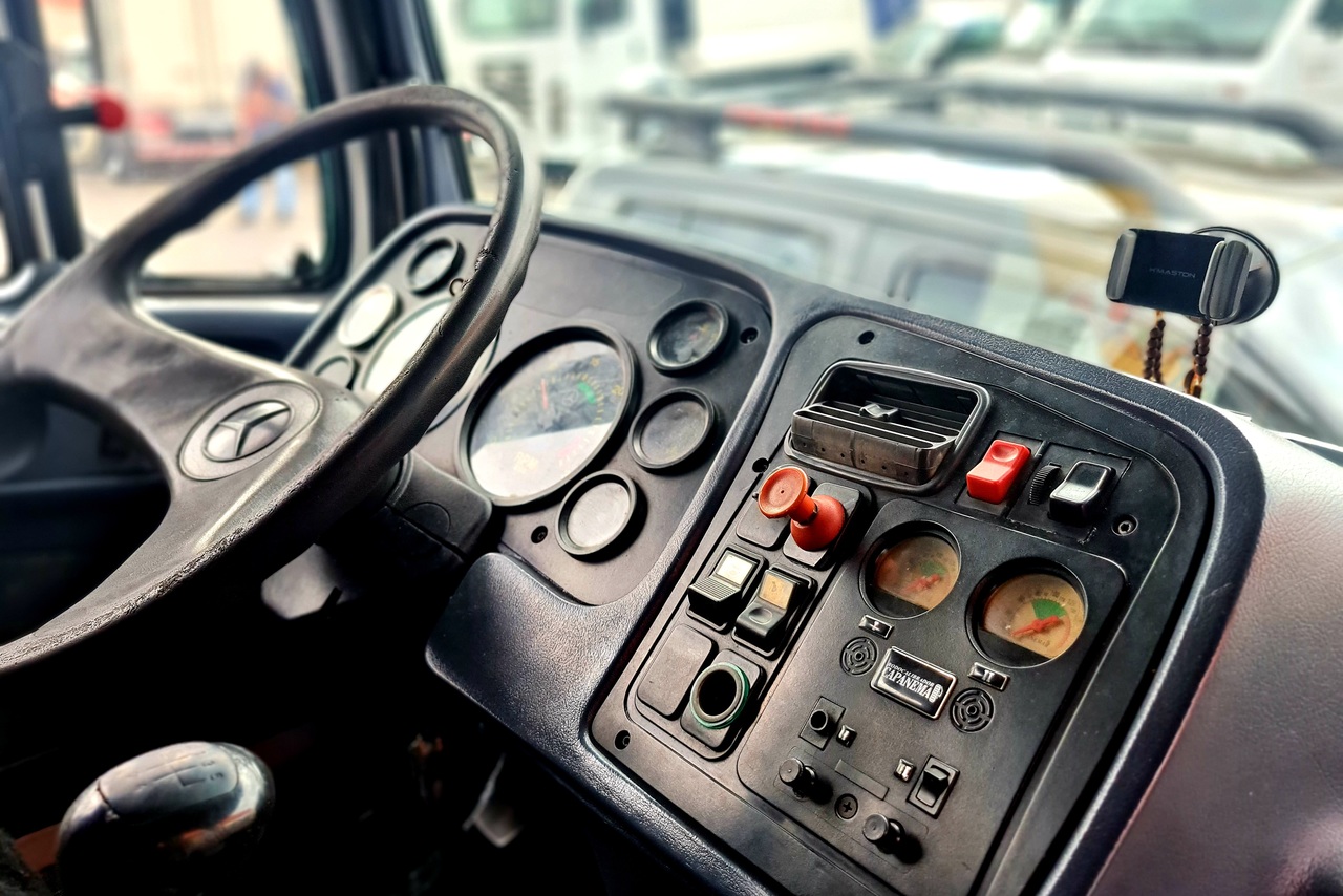 Mercedes Benz MB 1718 - 01/01 28