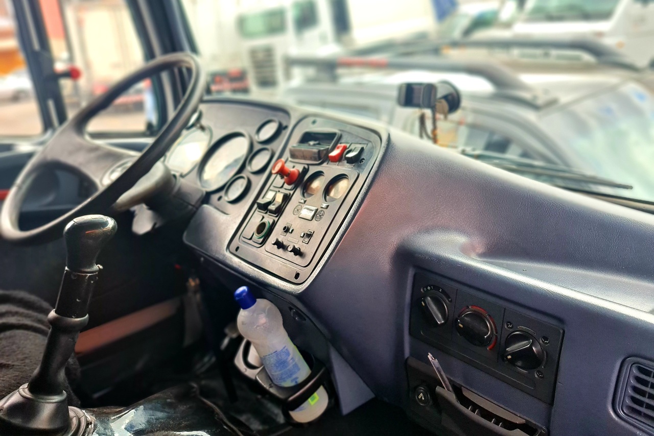 Mercedes Benz MB 1718 - 01/01 30