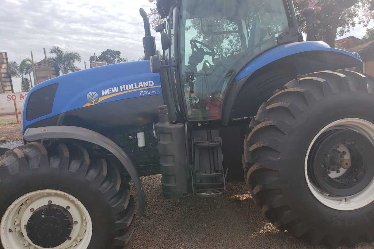 New Holland T7. 205 - 20/14 2