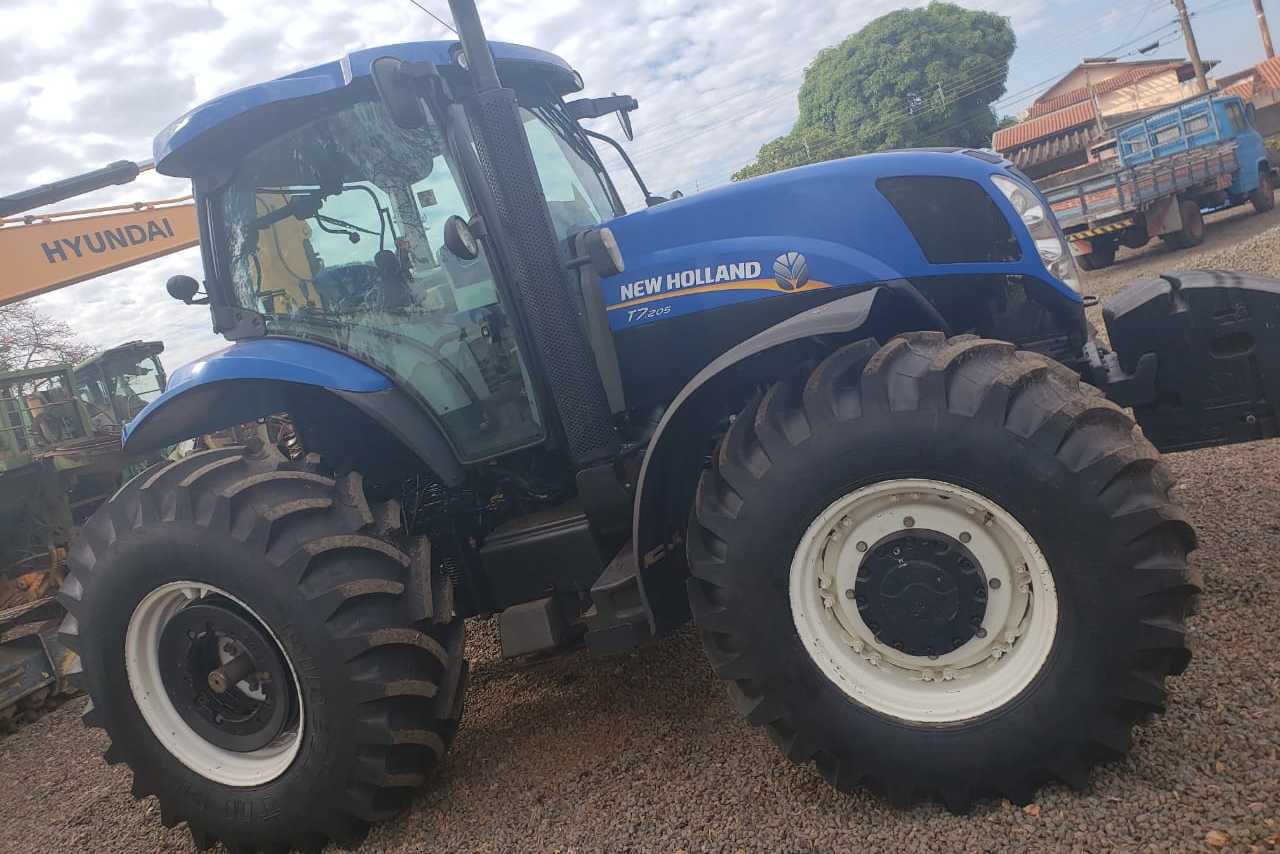 New Holland T7. 205 - 20/14 3