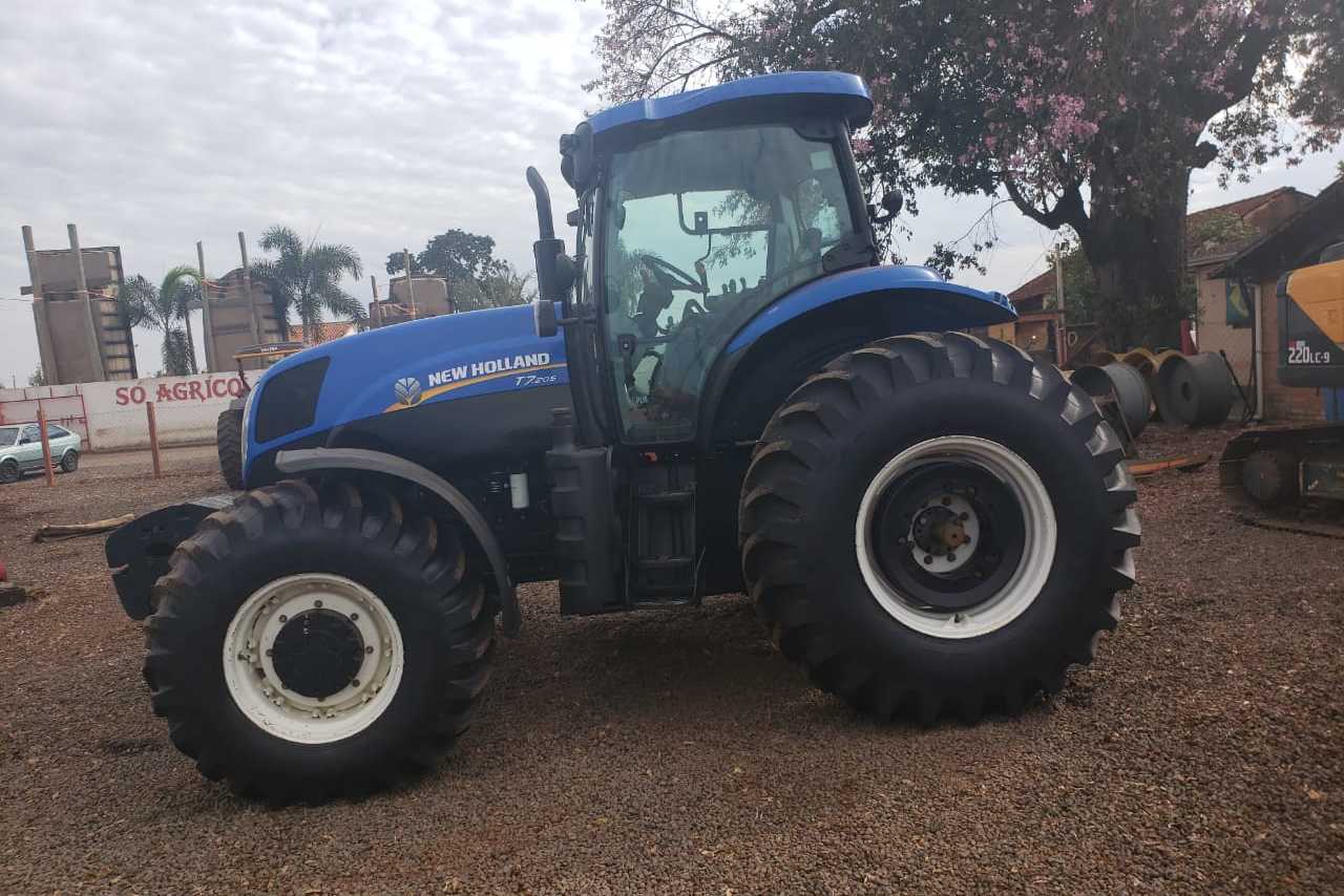 New Holland T7. 205 - 20/14 6