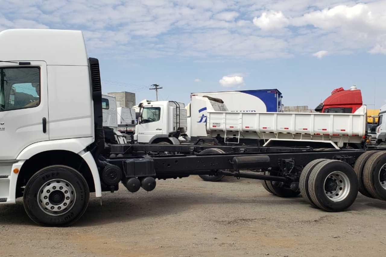 Volkswagen 24-280 E Constellation 6x2 - 21/22 2