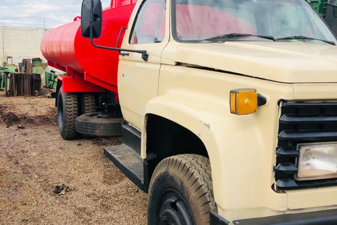 Chevrolet D12000 - 90/90 2