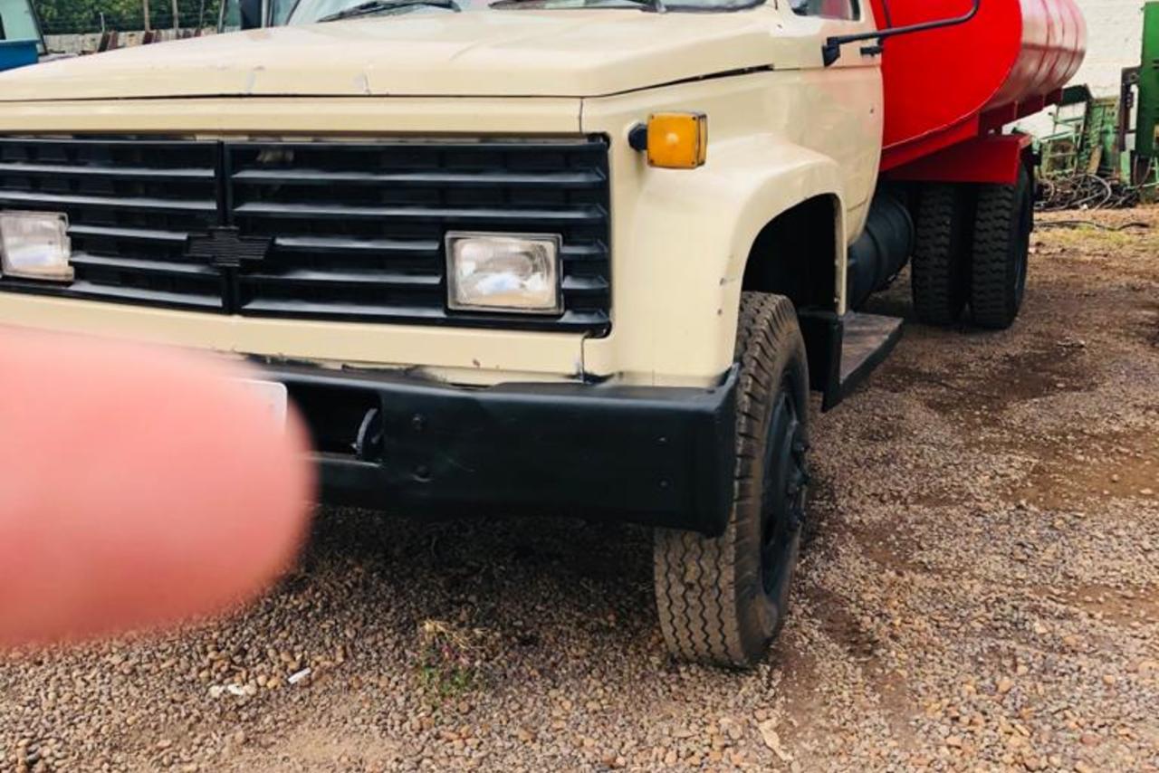 Chevrolet D12000 - 90/90 4
