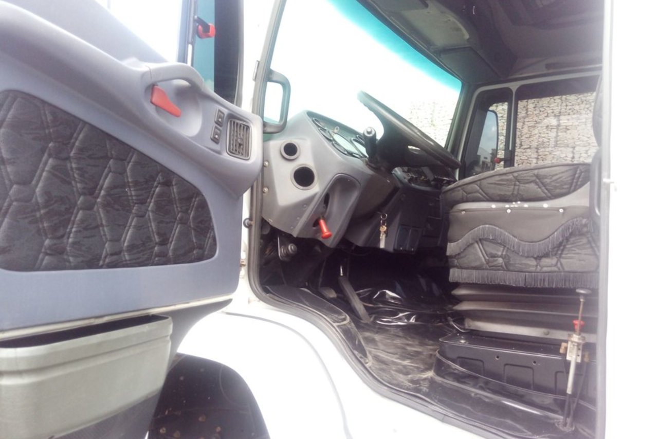 Mercedes Benz MB 1620 - 09/09 6