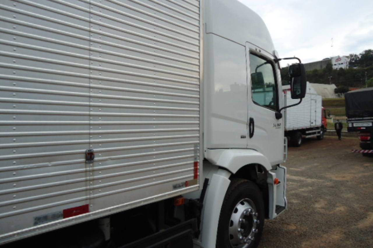 Volkswagen 24-280 E Constellation 6x2 - 13/13 5
