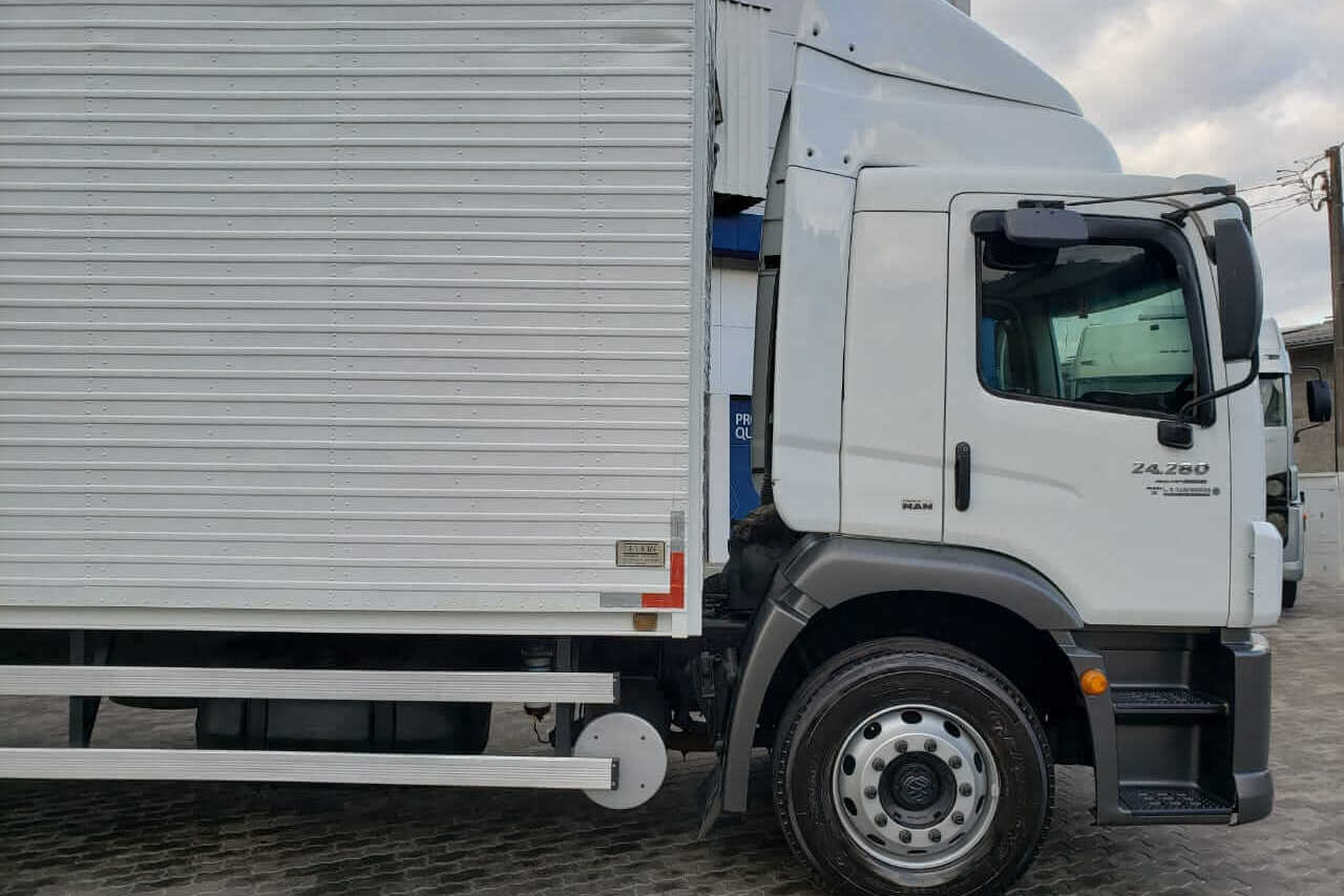 Volkswagen 24-280 E Constellation 6x2 - 12/12 9