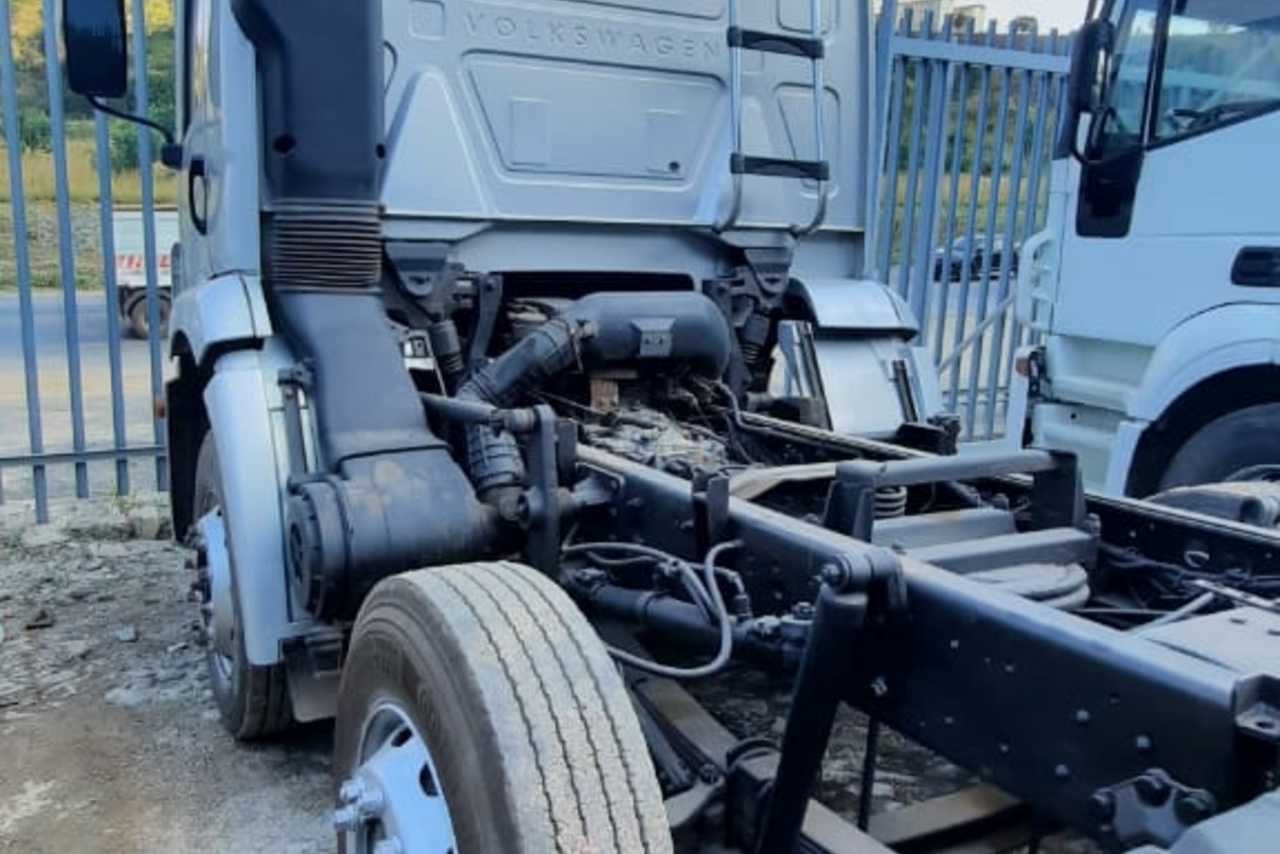 Volkswagen 24-280 E Constellation 6x2 -  2