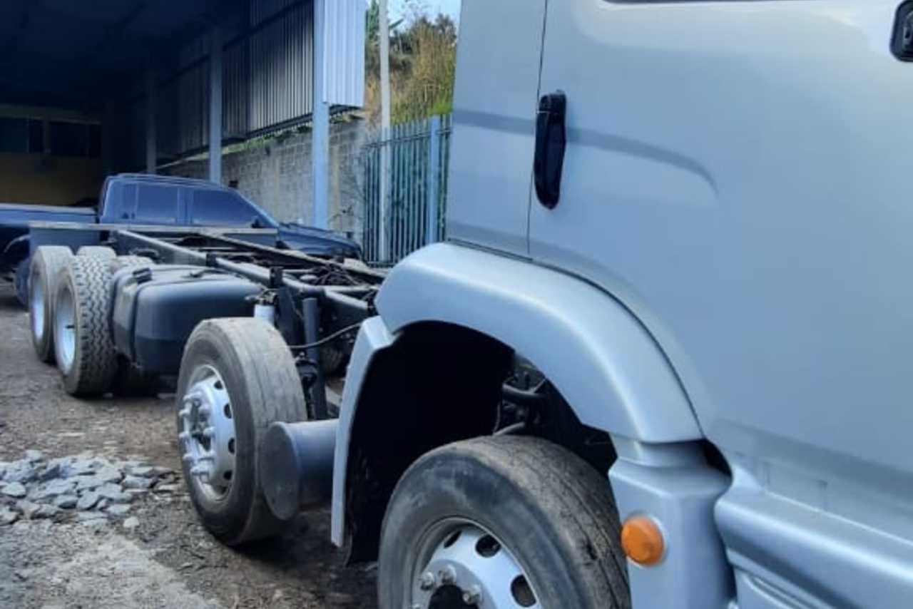 Volkswagen 24-280 E Constellation 6x2 -  4