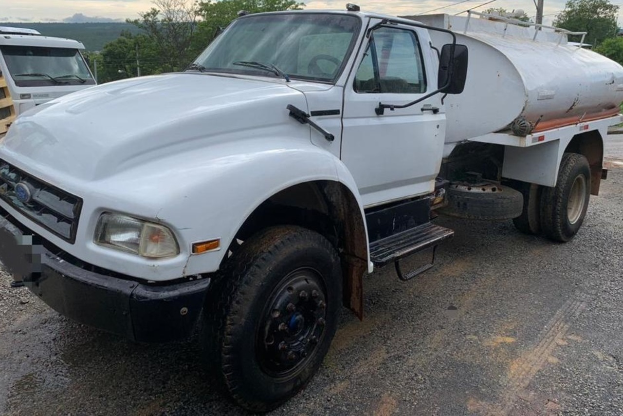 Ford F14000 - 97/97 6