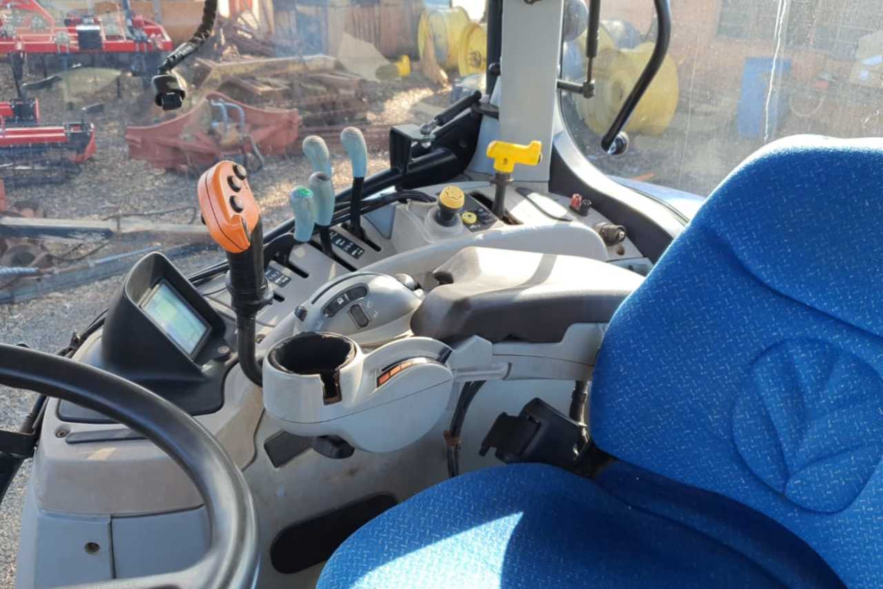 New Holland T7. 205 - 20/14 4