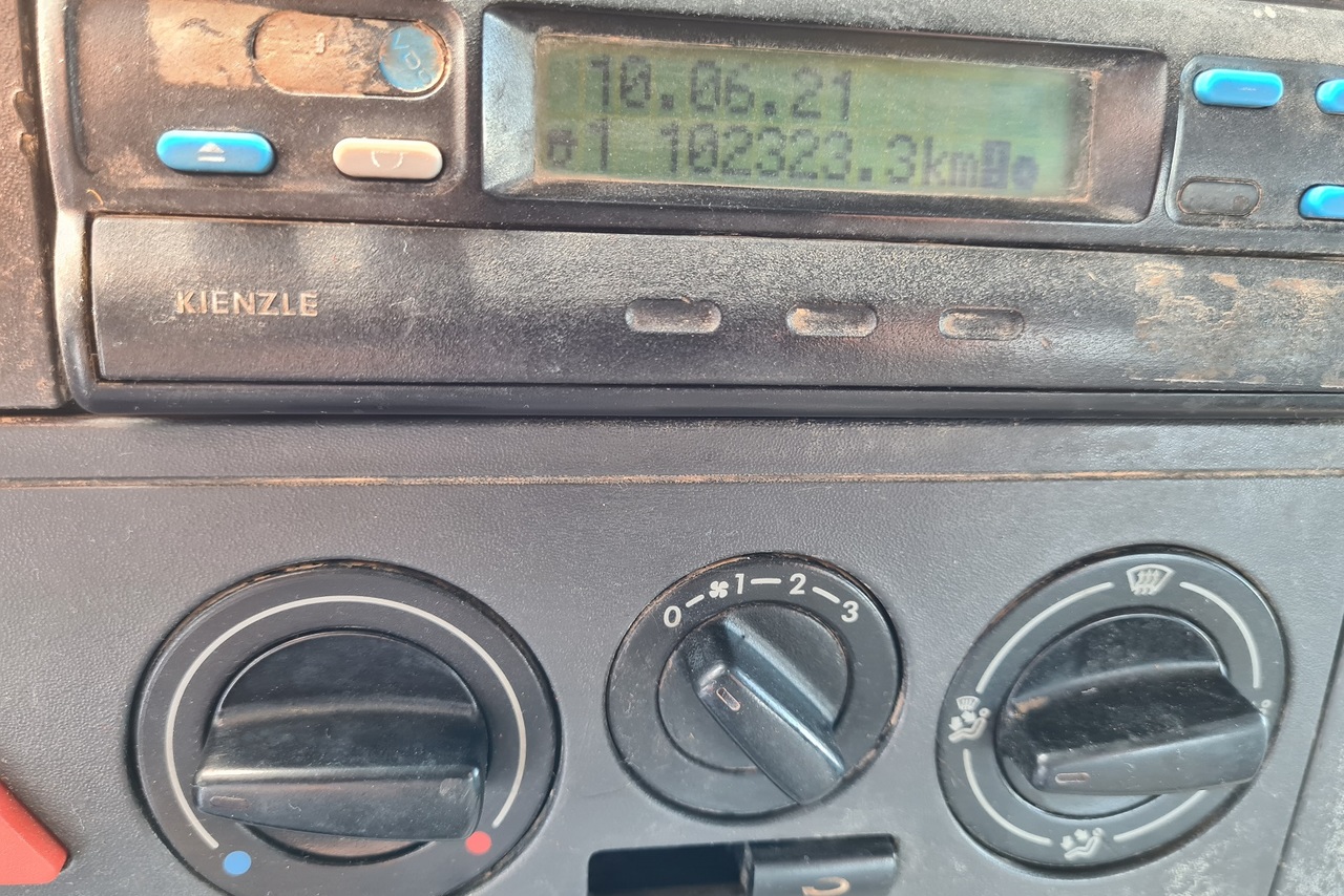 Volkswagen 31 320 - 09/09 4