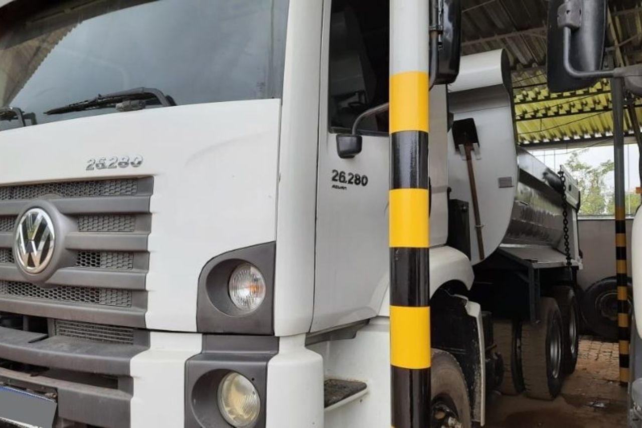 Volkswagen 26-280 Constellation 6x4 - 13 5