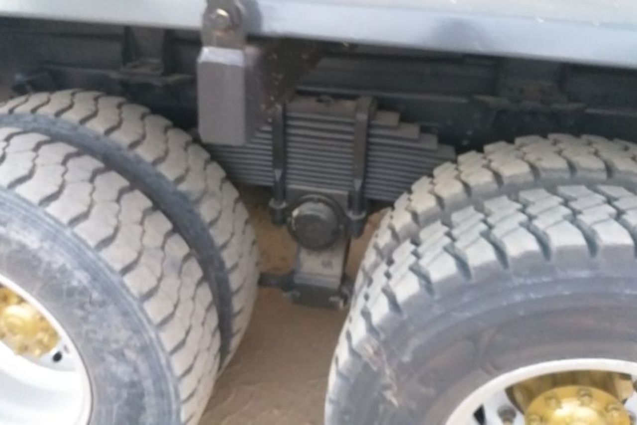 Volkswagen 26-280 Constellation 6x4 - 13 16