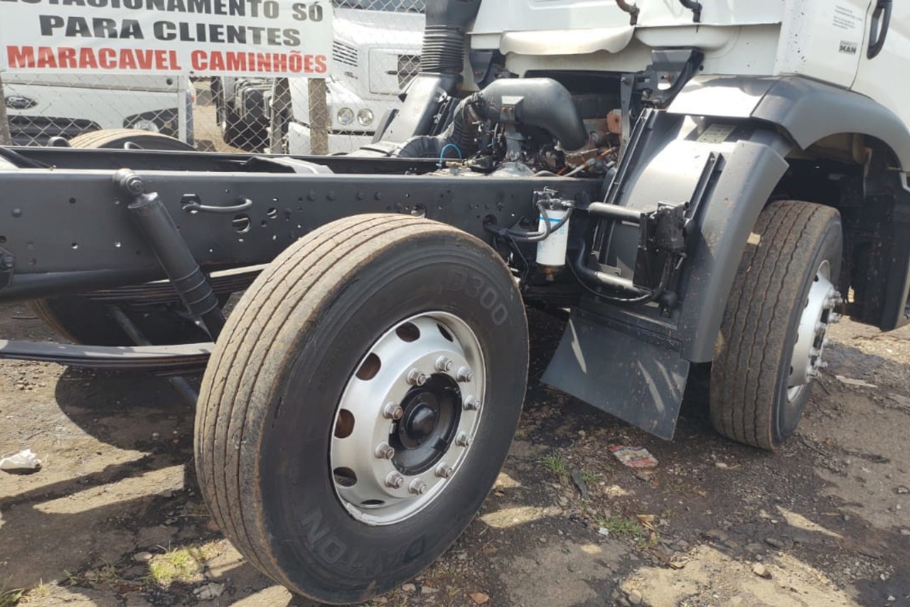 Volkswagen 24-280 E Constellation 6x2 - 14/14 4