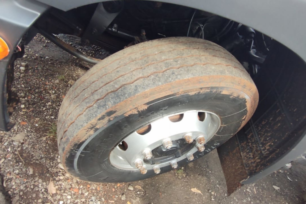 Volkswagen 24-280 E Constellation 6x2 - 14/14 13