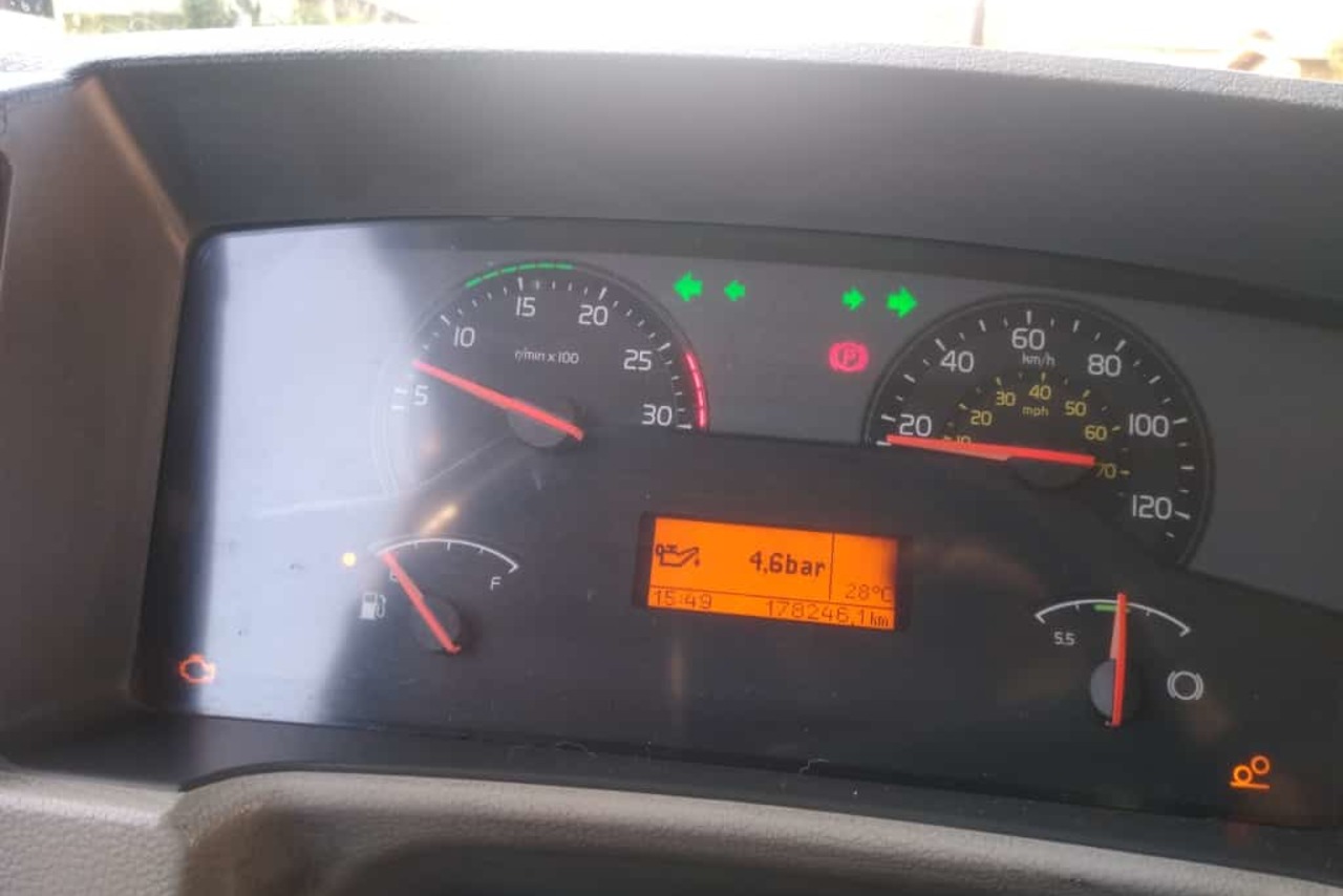 Volvo VM 270 - 12/12 15