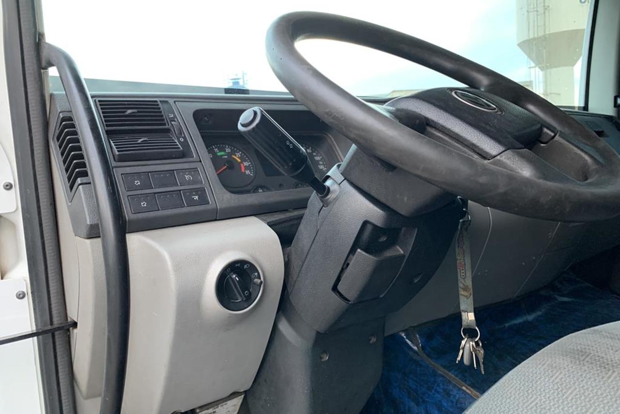 Volkswagen 24-250 E Constellation 3-Eixos - 11/12 12