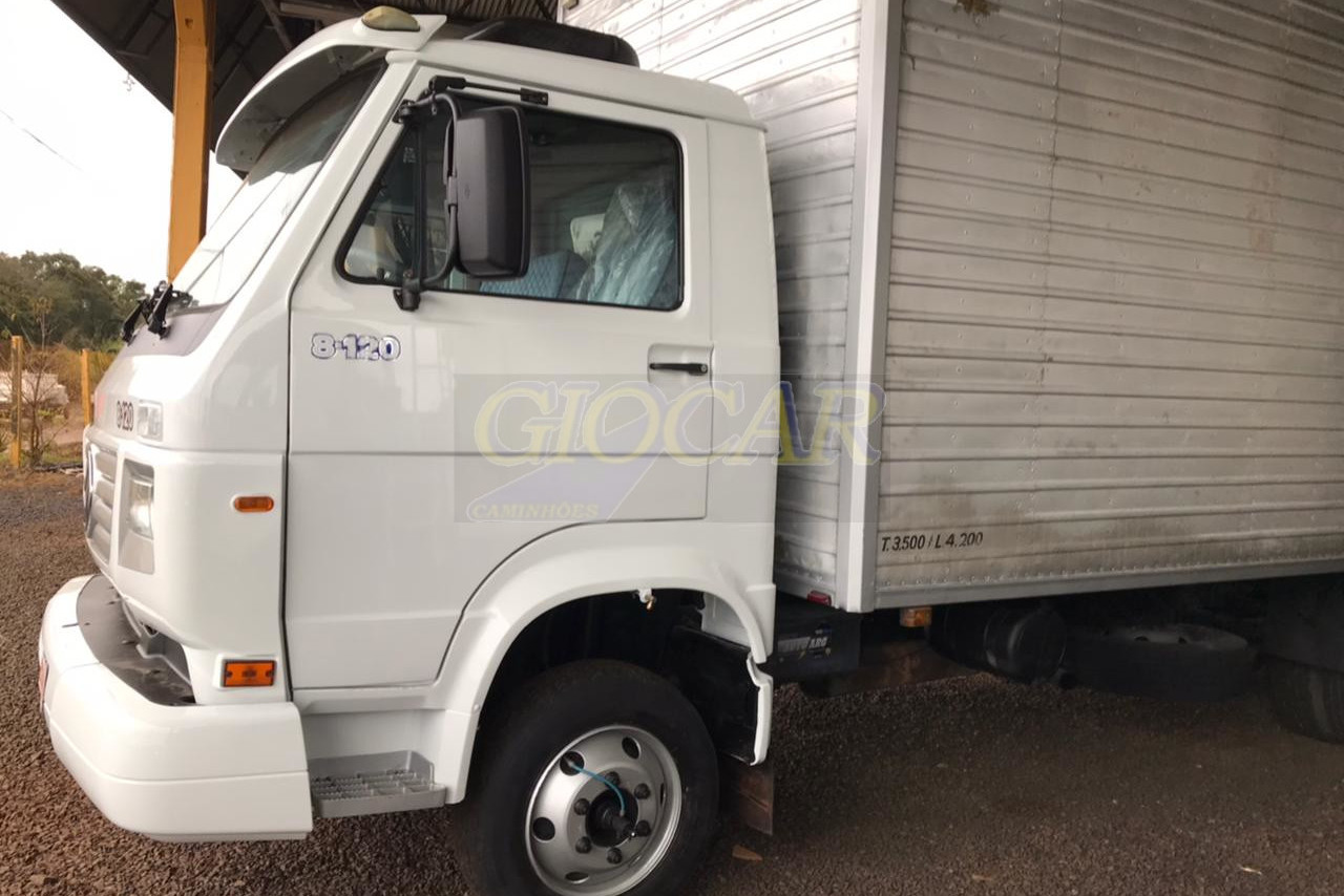 Volkswagen 8 120 - 01/01 4