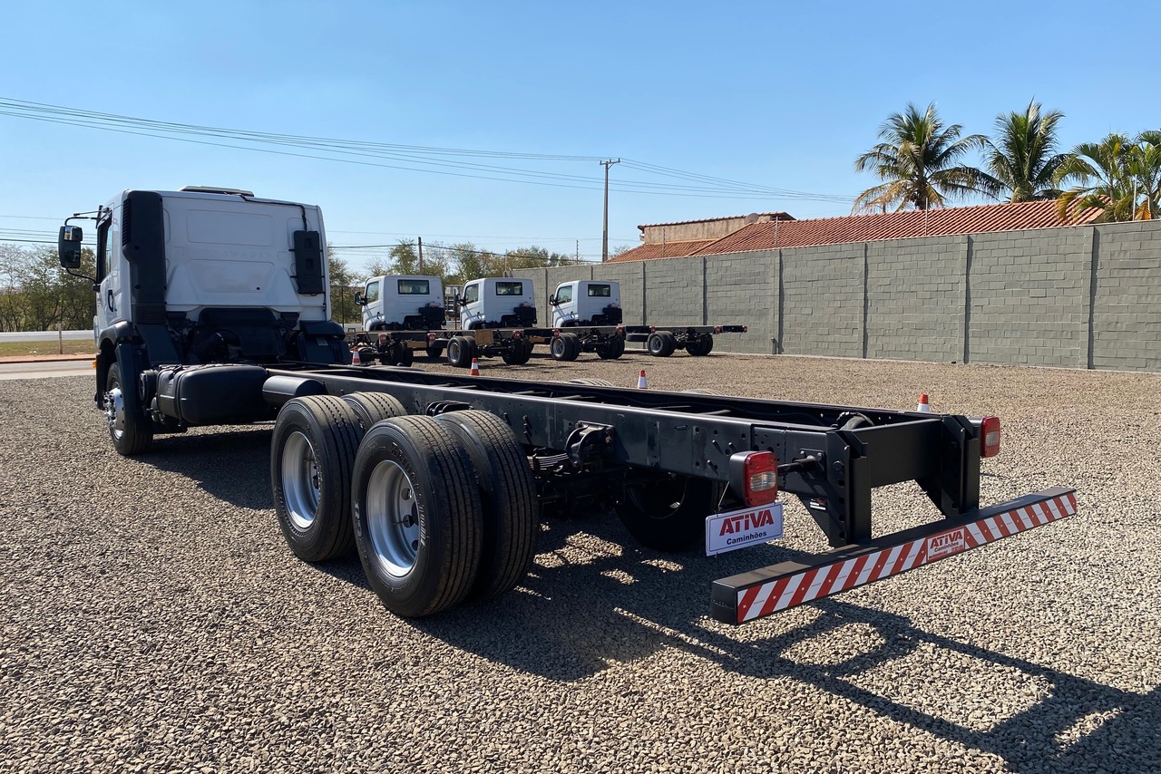 Volkswagen 24-280 E Constellation 6x2 - 14/15 6