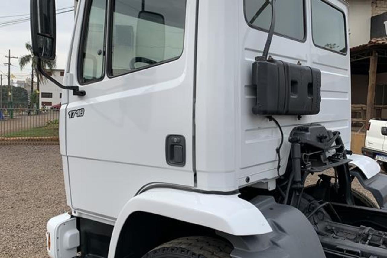 Mercedes Benz MB 1718 - 09/09 3
