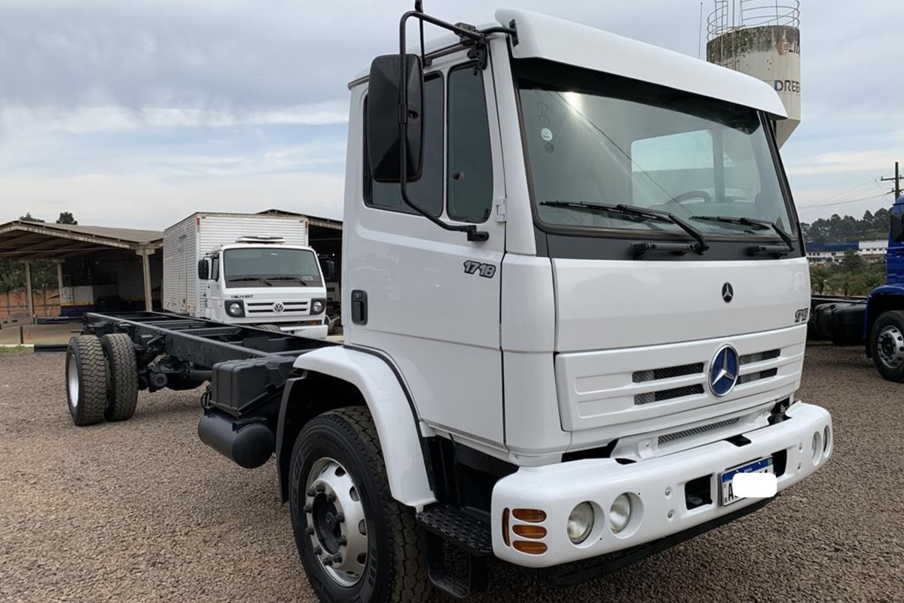Mercedes Benz MB 1718 - 09/09 4