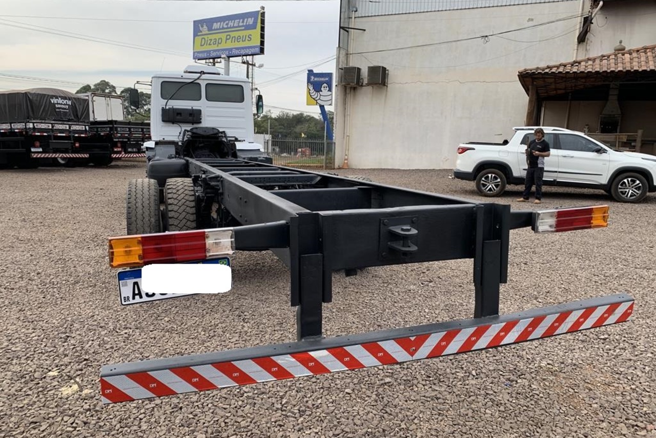 Mercedes Benz MB 1718 - 09/09 6
