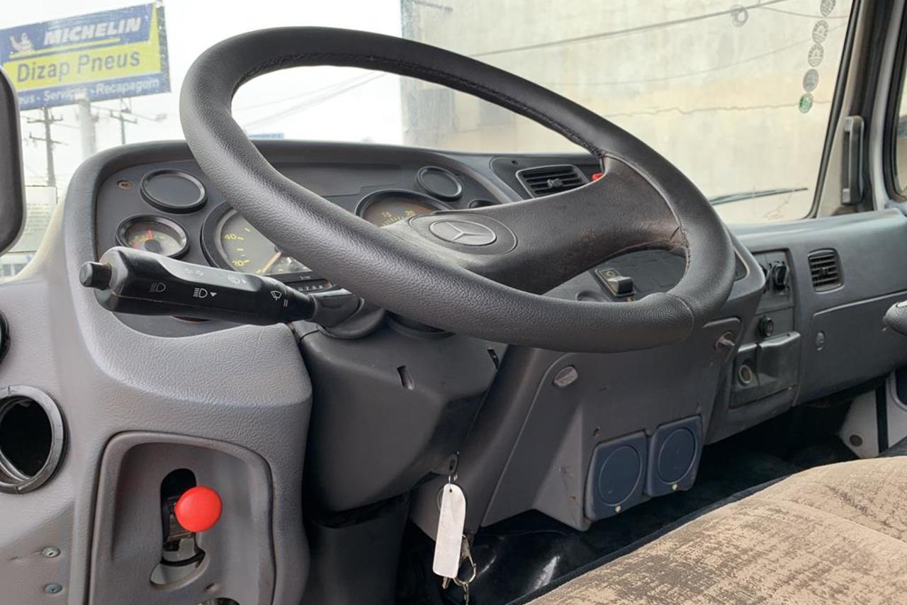 Mercedes Benz MB 1718 - 09/09 9