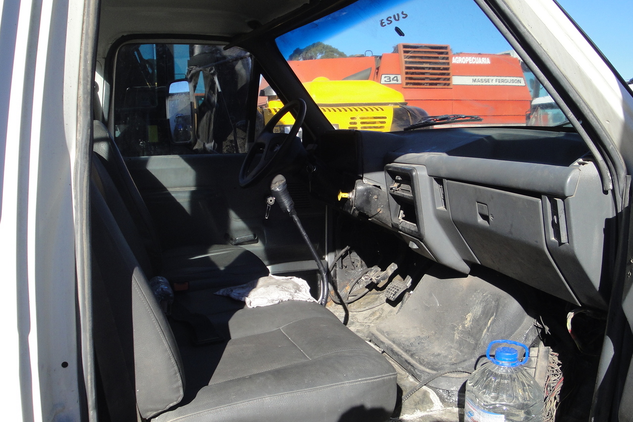 Ford F12000 - 93/93 8