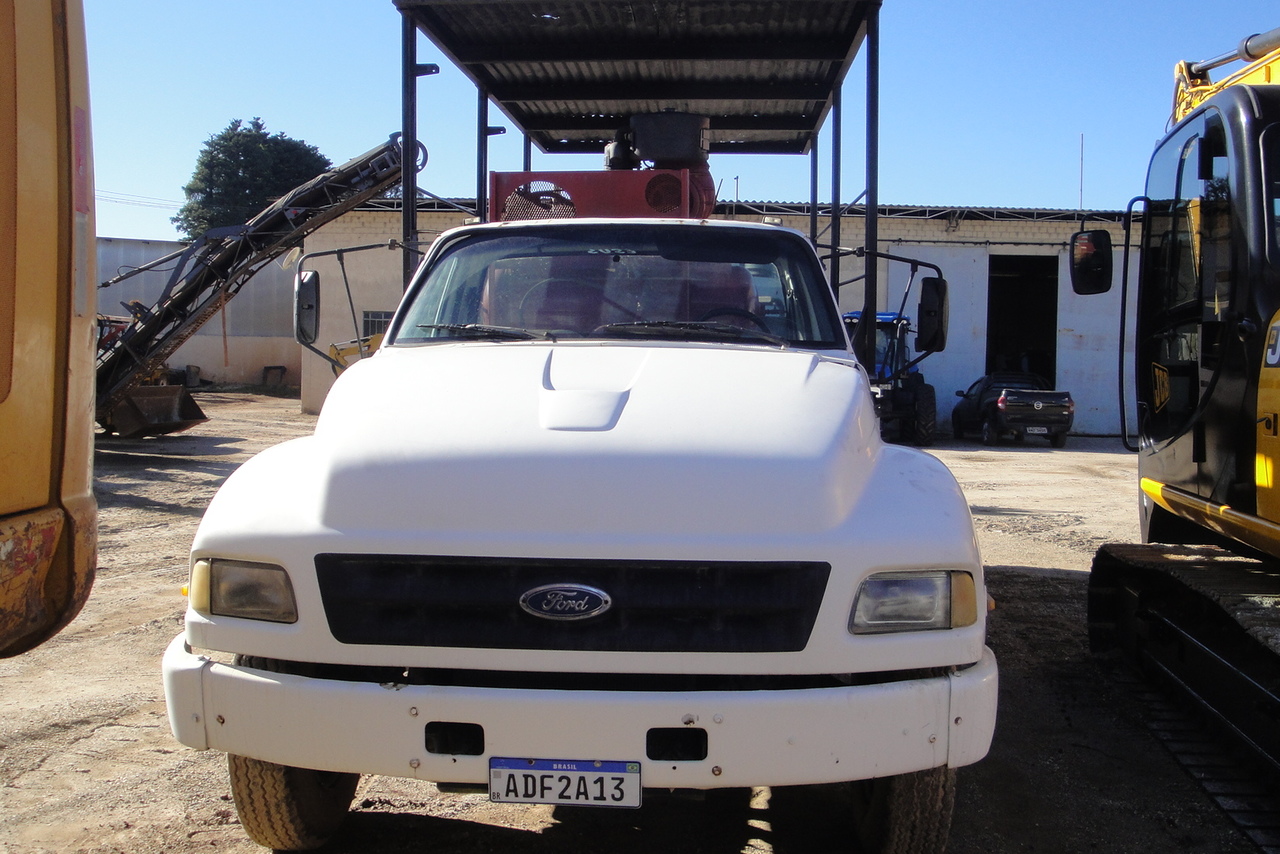 Ford F12000 - 93/93 9