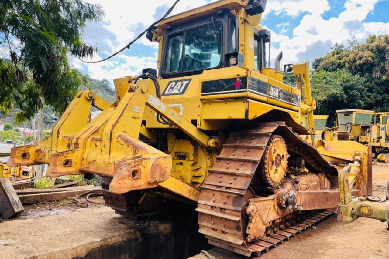 Caterpillar  D6 - 06/06 4