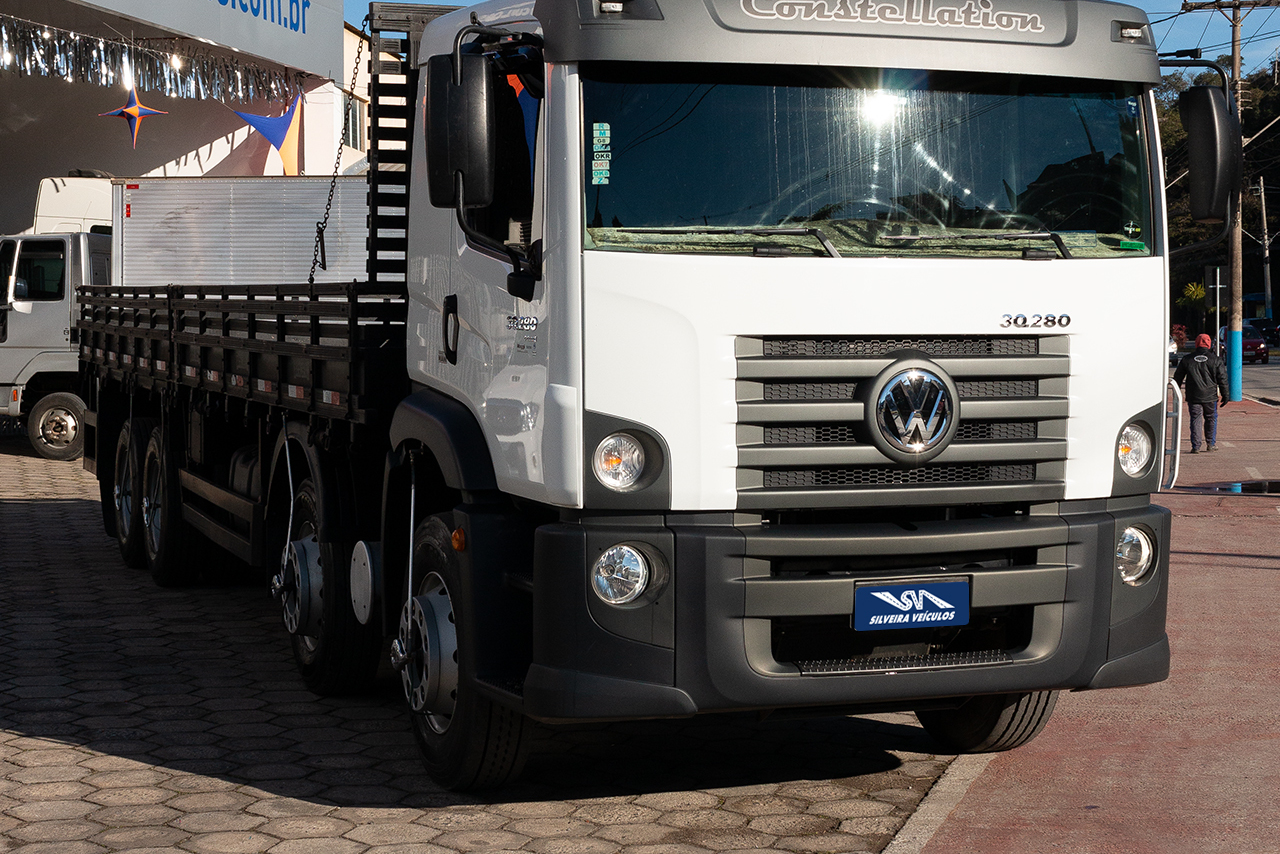 Volkswagen 30-330 Constellation 8x2 - 19/20 2
