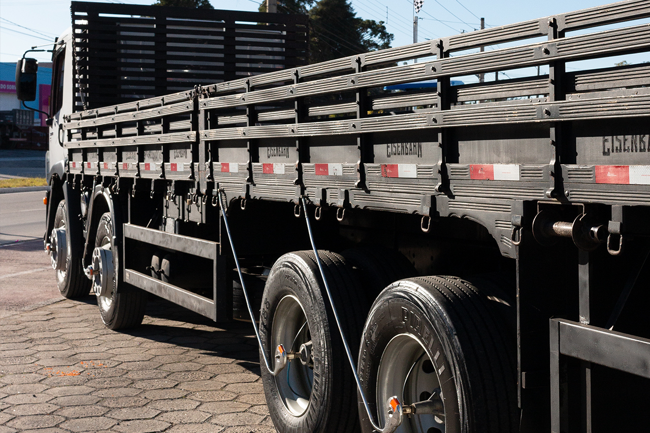 Volkswagen 30-330 Constellation 8x2 - 19/20 5