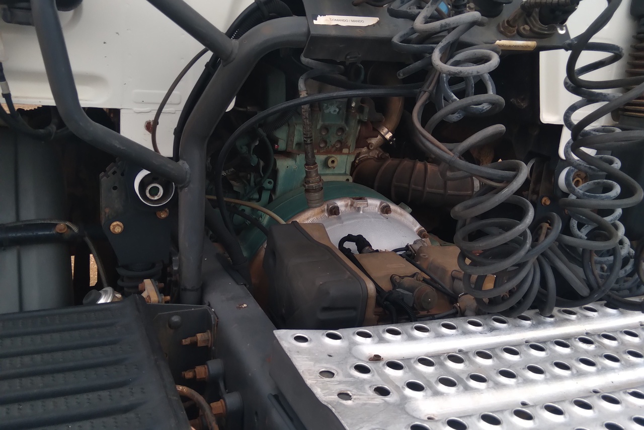 Volvo VM 330 - 14/14 3