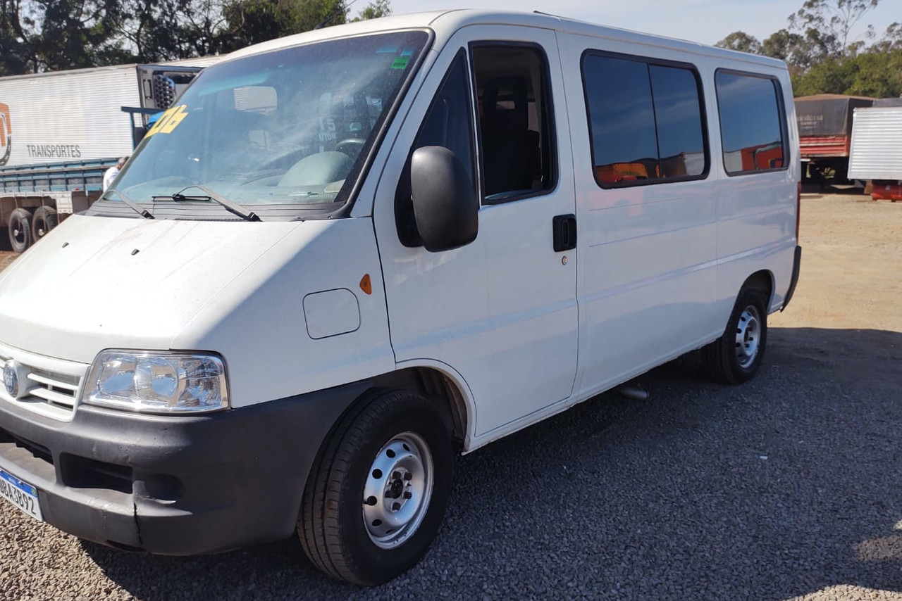 Fiat Ducato Minibus - 05/06 3