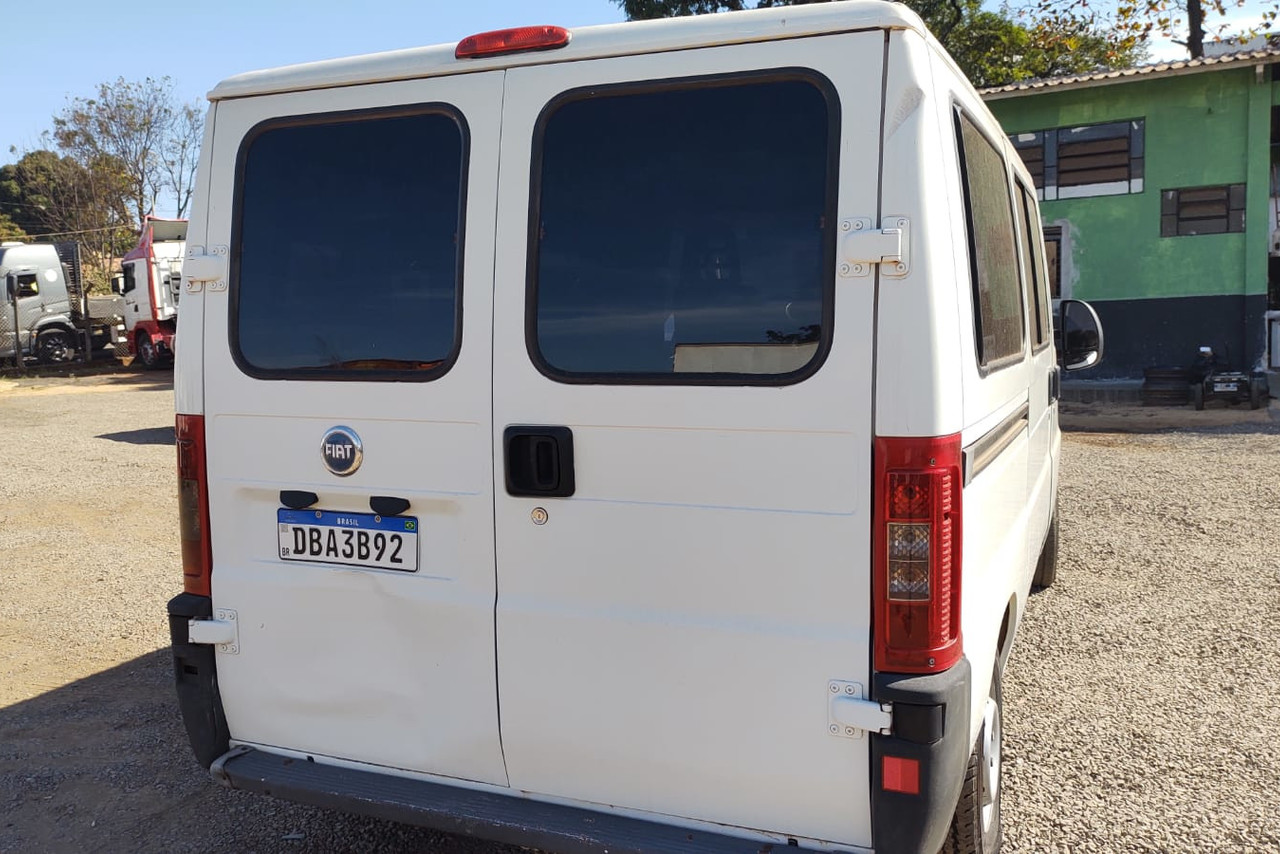 Fiat Ducato Minibus - 05/06 4